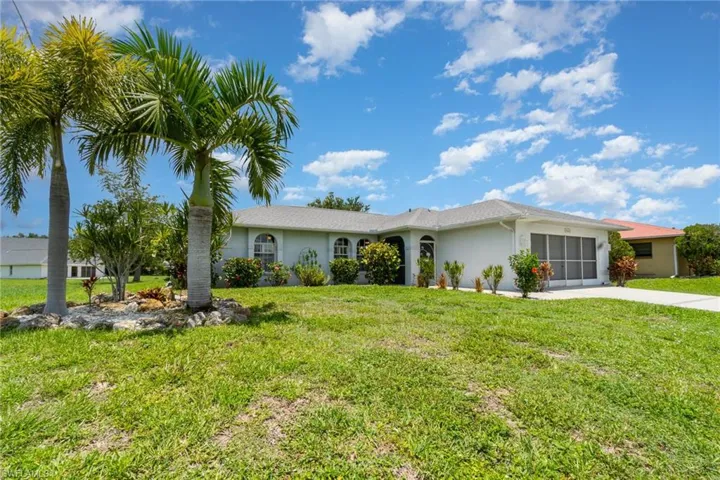 928 Se 5th Pl, Cape Coral, Florida 33990