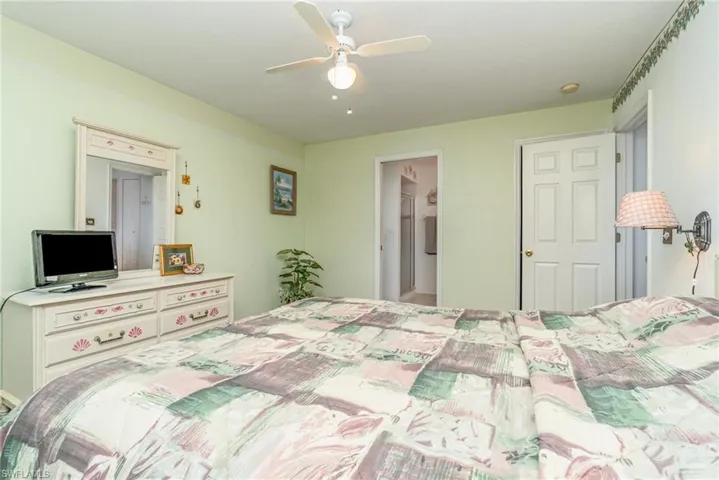 928 Se 5th Pl, Cape Coral, Florida 33990