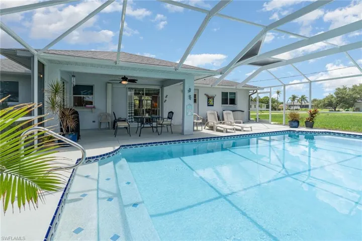 928 Se 5th Pl, Cape Coral, Florida 33990