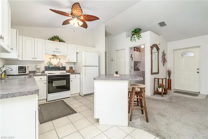928 Se 5th Pl, Cape Coral, Florida 33990