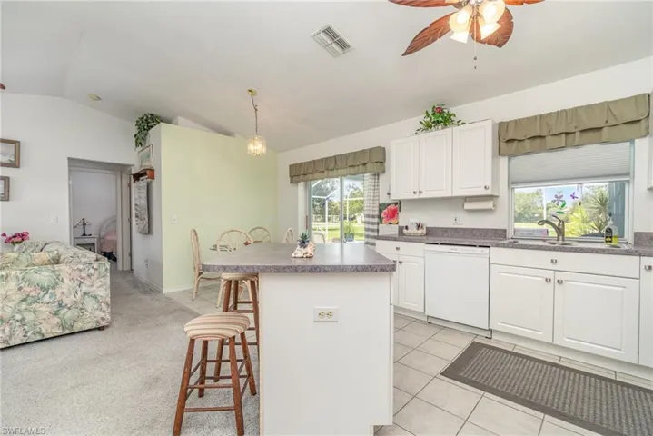 928 Se 5th Pl, Cape Coral, Florida 33990