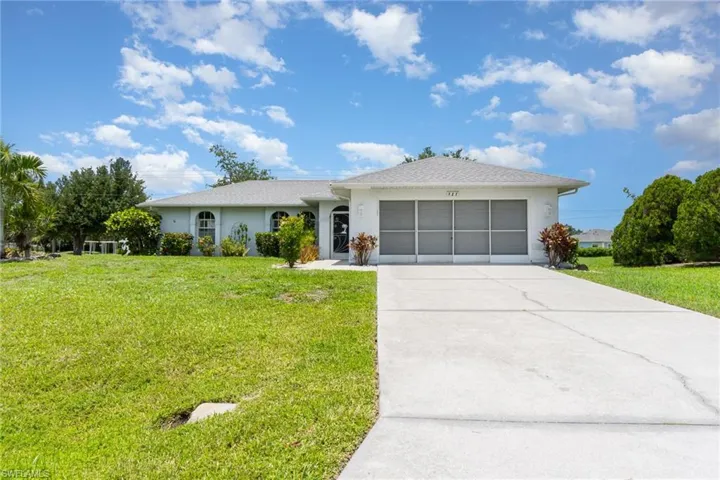 928 Se 5th Pl, Cape Coral, Florida 33990
