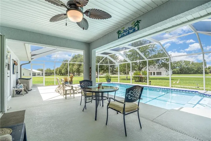 928 Se 5th Pl, Cape Coral, Florida 33990