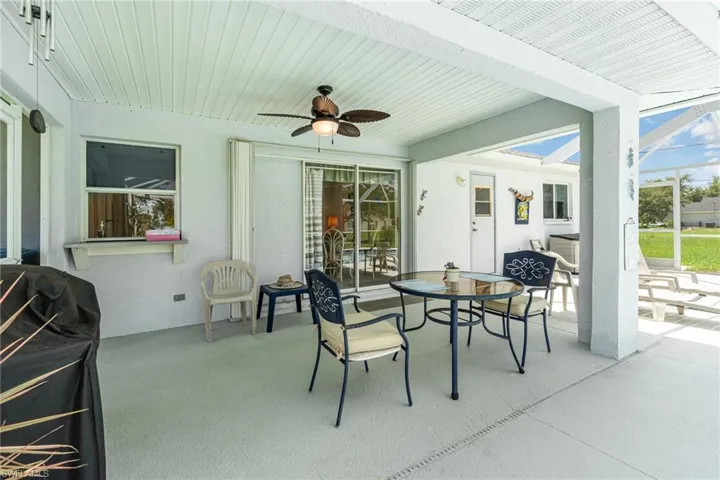 928 Se 5th Pl, Cape Coral, Florida 33990
