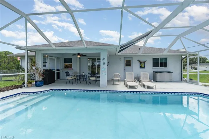 928 Se 5th Pl, Cape Coral, Florida 33990