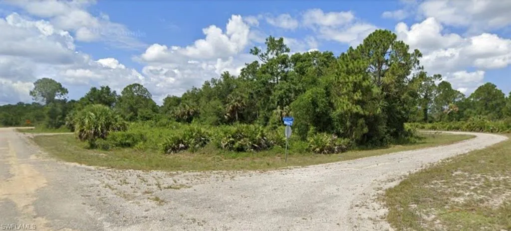 660 Whitmore LOOP, LEHIGH ACRES FL 33972