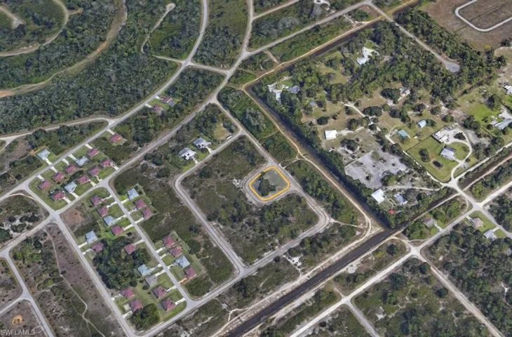 660 Whitmore LOOP, LEHIGH ACRES FL 33972
