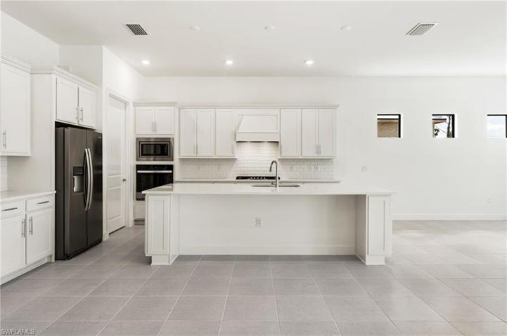 Gourmet kitchen with gas cooktop
