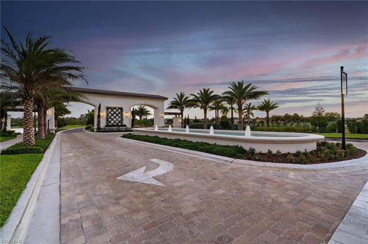 Terreno entrance