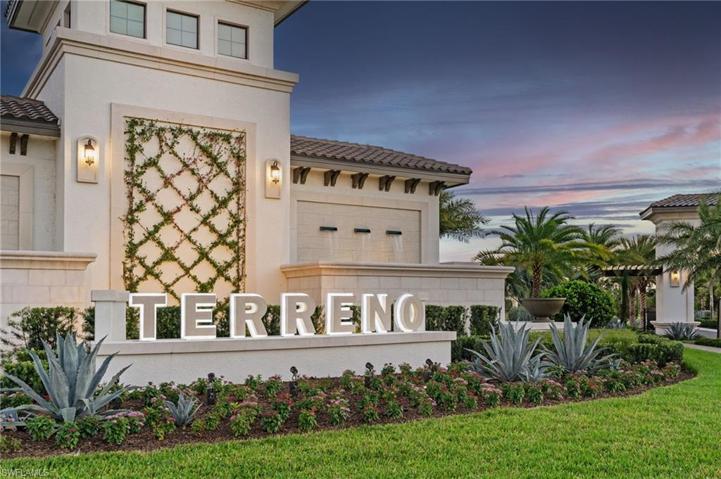 Terreno entrance