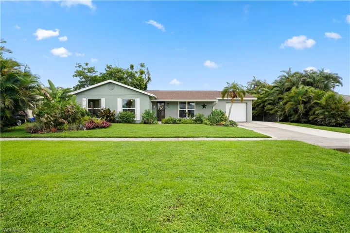 BEAUTIFUL CURB APPEAL! GREAT LOCATION! FANTASTIC LAKE VIEW!