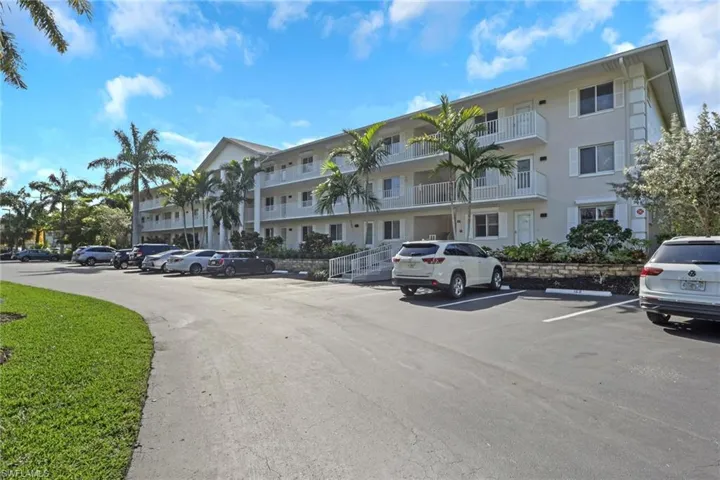 3031 Sandpiper Bay Cir F106, Naples, Florida 34112