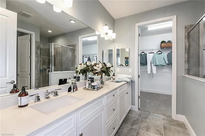 2659  Seychelles  CIR, Naples, FL 34112