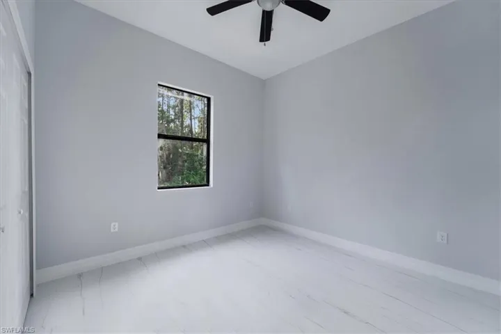 Empty room with ceiling fan