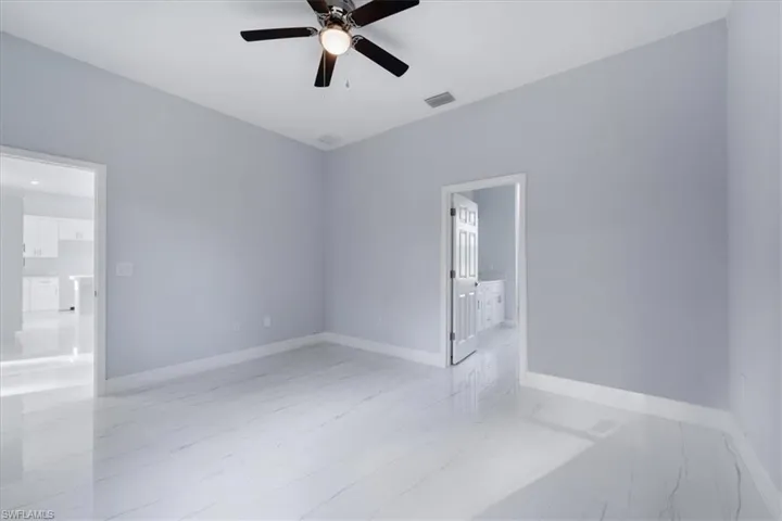Empty room with ceiling fan