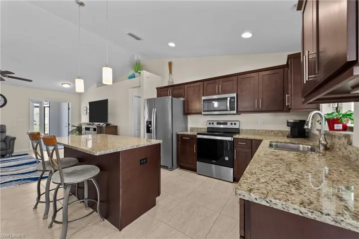 308 Se 2nd Ter, Cape Coral Fl 33990
