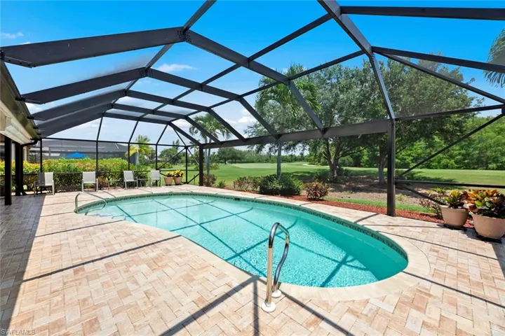 Very private screened lanai