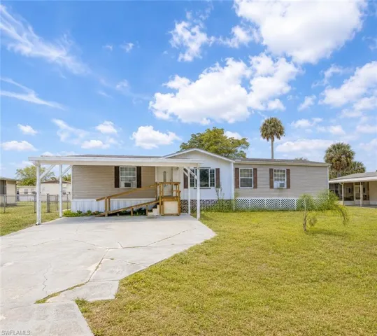 7607 Peyraud Dr, North Fort Myers, Florida 33917