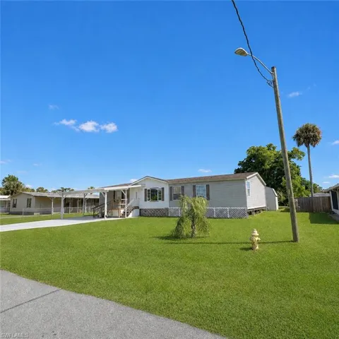 7607 Peyraud Dr, North Fort Myers, Florida 33917