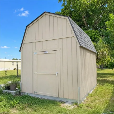 7607 Peyraud Dr, North Fort Myers, Florida 33917