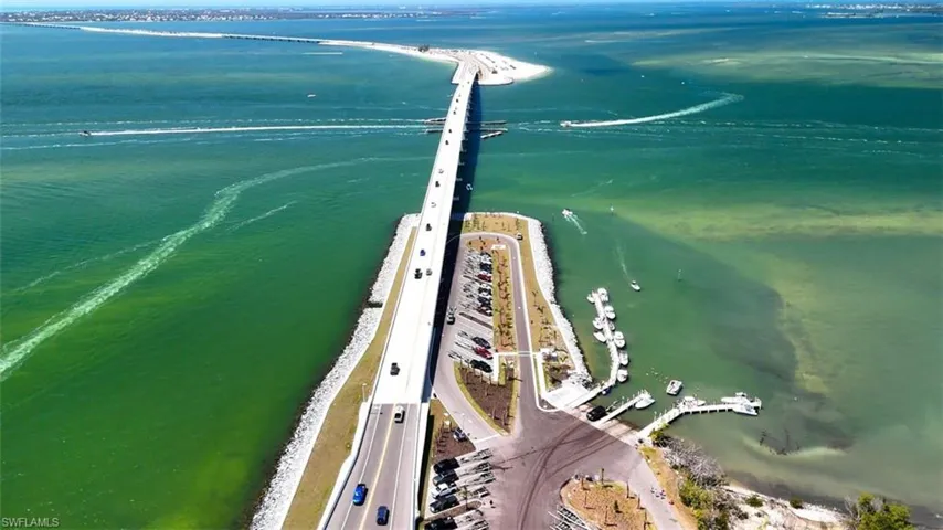 Sanibel Causeway 10 minutes from property location