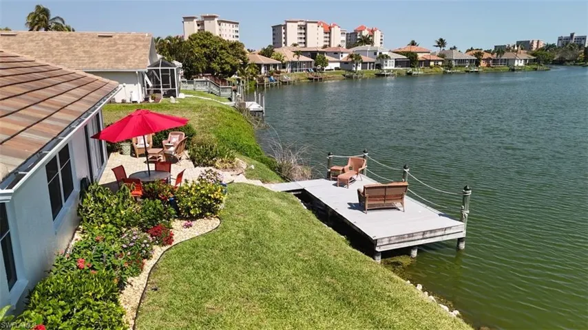 14490  Laguna  DR, Fort Myers, FL 33908