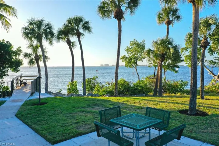 14490  Laguna  DR, Fort Myers, FL 33908
