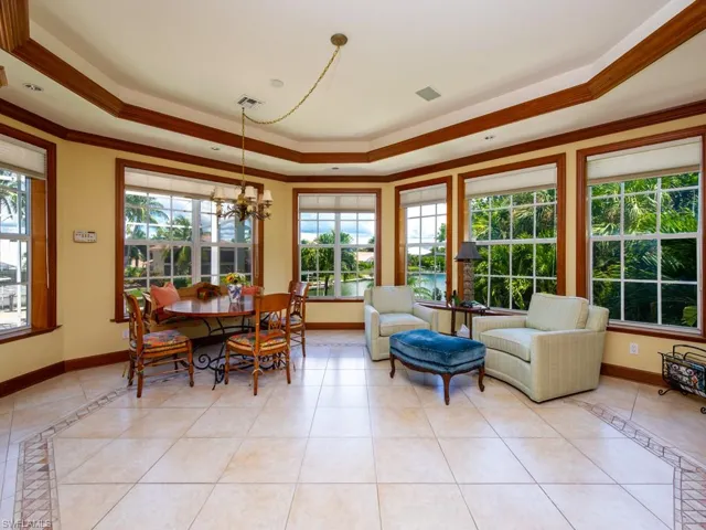Breakfast Nook