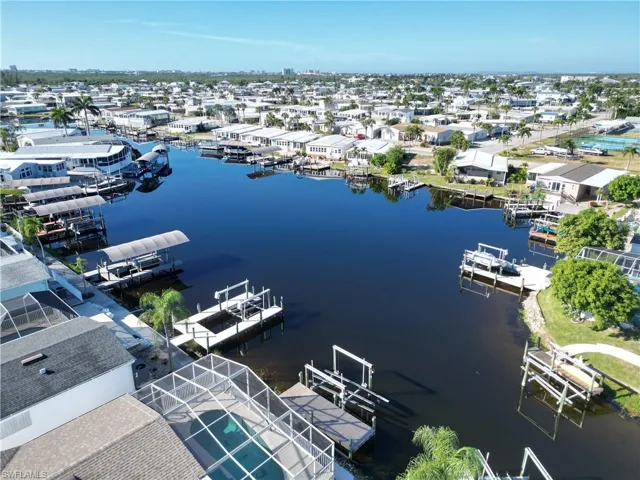 Largest body of water in Bayside Estates
