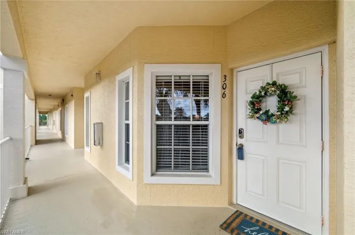 9175  Celeste  DR, Naples, FL 34113
