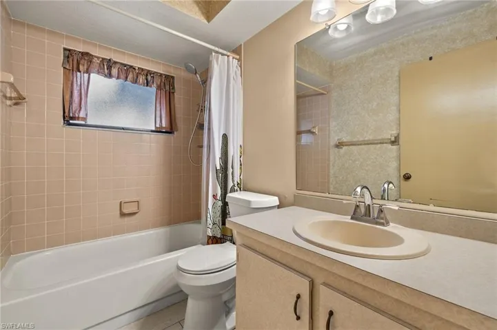 2115 SE 11th  ST, Cape Coral, FL 33990