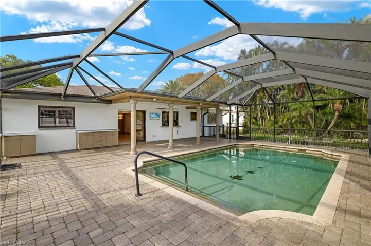 2115 SE 11th  ST, Cape Coral, FL 33990