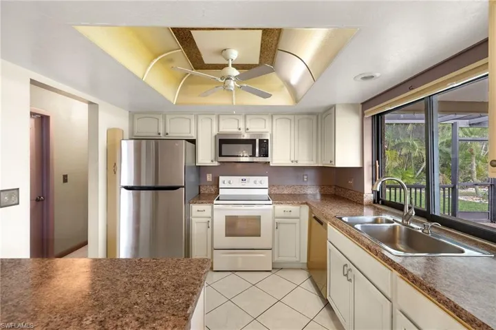 2115 SE 11th  ST, Cape Coral, FL 33990