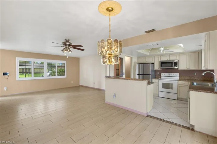 2115 SE 11th  ST, Cape Coral, FL 33990
