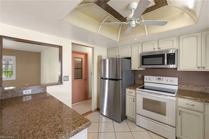 2115 SE 11th  ST, Cape Coral, FL 33990