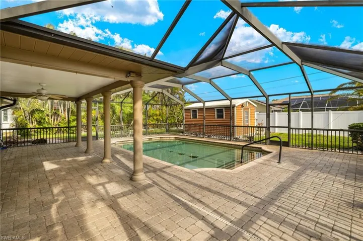 2115 SE 11th  ST, Cape Coral, FL 33990