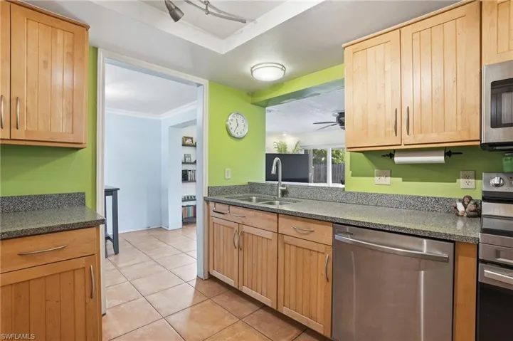 27605  Playa Del Rey  LN, Bonita Springs, FL 34135