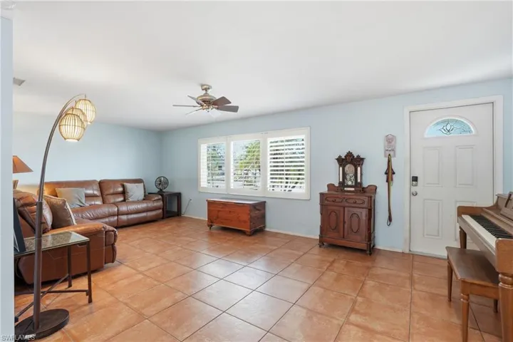27605  Playa Del Rey  LN, Bonita Springs, FL 34135