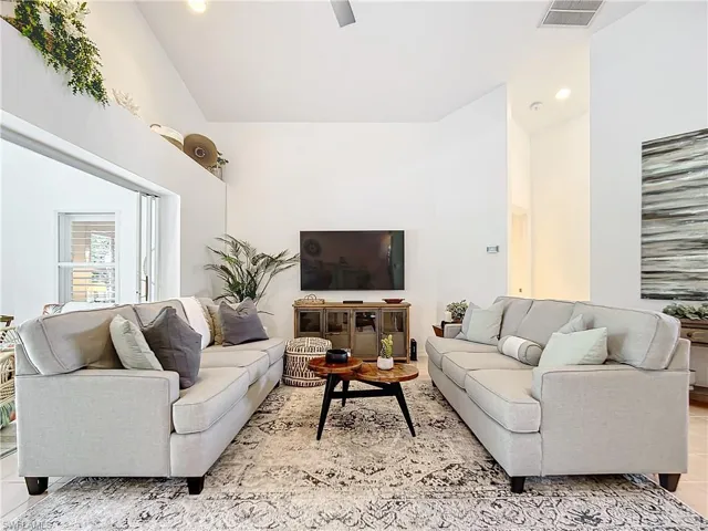 8452 Indian Wells Way, Naples, Florida 34113