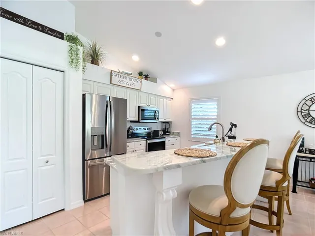8452 Indian Wells Way, Naples, Florida 34113