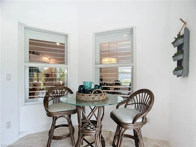 breakfast nook in the Florida room