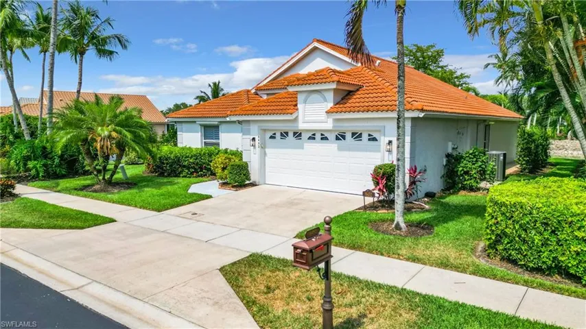8452 Indian Wells Way, Naples, Florida 34113