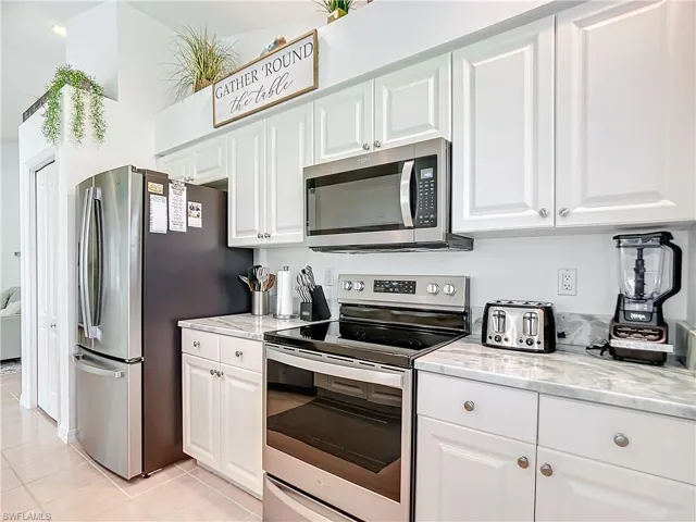 8452 Indian Wells Way, Naples, Florida 34113
