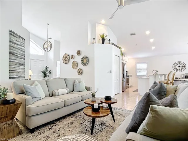 8452 Indian Wells Way, Naples, Florida 34113