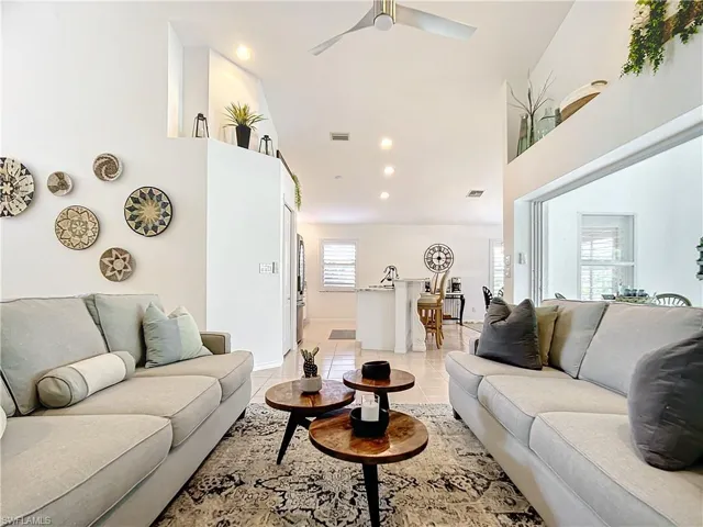 8452 Indian Wells Way, Naples, Florida 34113