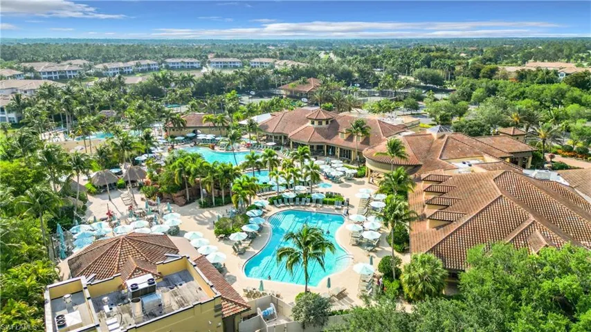 PLAYERS CLUB with Lap pool