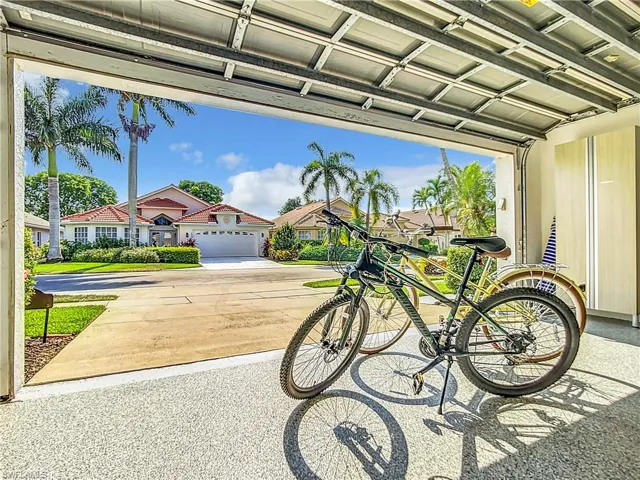 8452 Indian Wells Way, Naples, Florida 34113