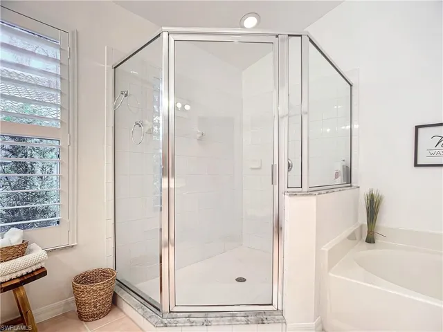 8452 Indian Wells Way, Naples, Florida 34113