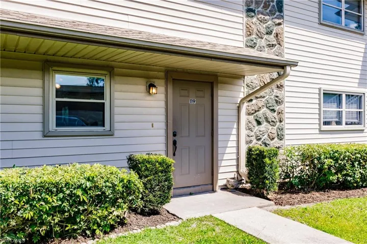 5917  Littlestone  CT, North Fort Myers, FL 33903