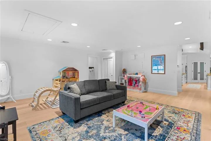 436 Corbel Dr, Naples, Florida 34110